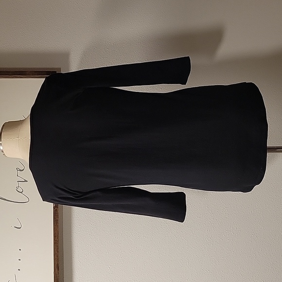 Torrid Sexy, V Neck, Zip front tee - Picture 4 of 13